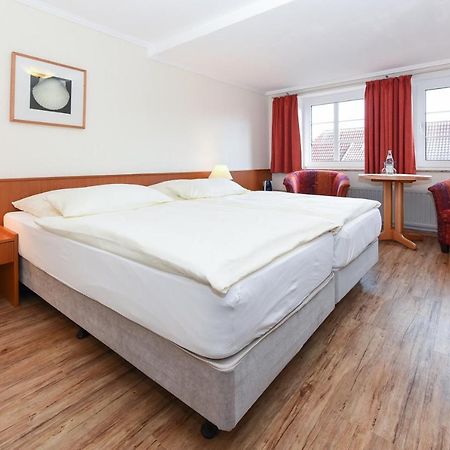 Hotel Garni Benser Watt Бензерзиль Экстерьер фото
