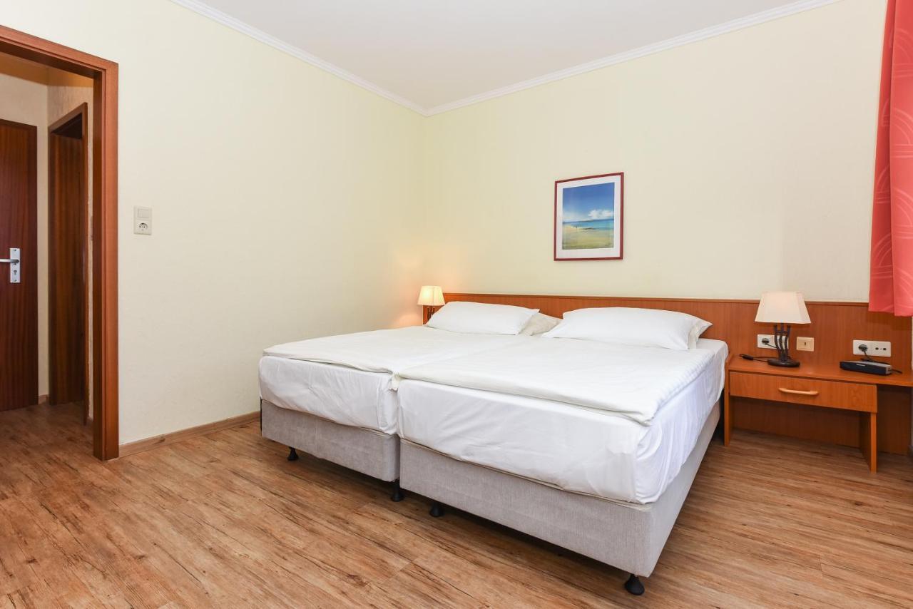 Hotel Garni Benser Watt Бензерзиль Экстерьер фото