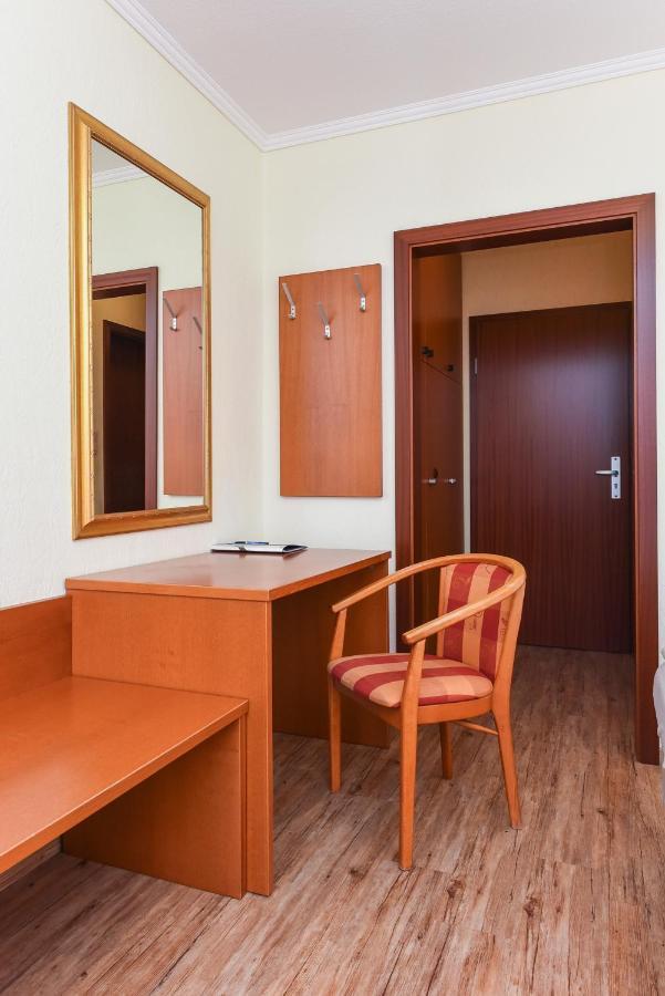 Hotel Garni Benser Watt Бензерзиль Экстерьер фото